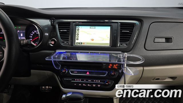 Kia Carnival 9-seater Prestige 2016 — фото 16