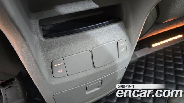 Kia Carnival 9-seater Prestige 2016 — фото 17