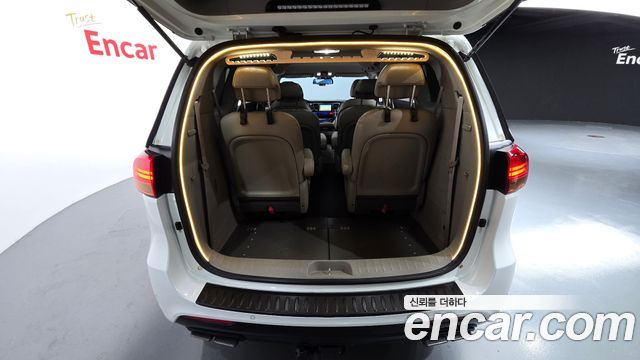 Kia Carnival 9-seater Prestige 2016 — фото 19