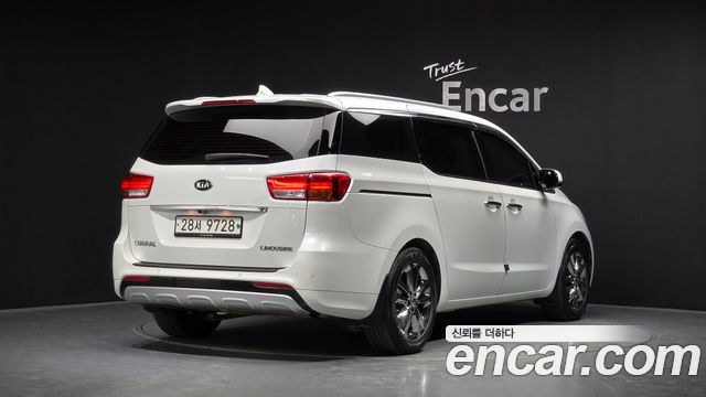 Kia Carnival 7-seater Limousine VIP 2016 — фото 2
