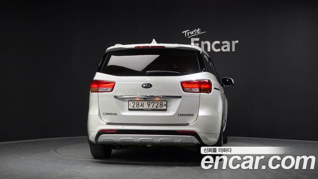 Kia Carnival 7-seater Limousine VIP 2016 — фото 4