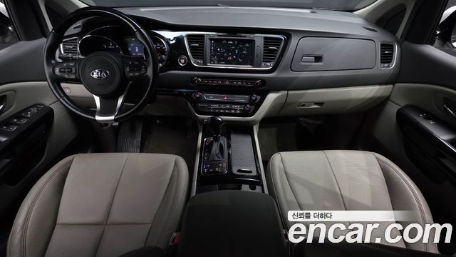 Kia Carnival 7-seater Limousine VIP 2016 — фото 7