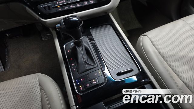 Kia Carnival 7-seater Limousine VIP 2016 — фото 9