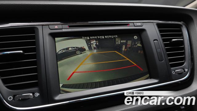 Kia Carnival 7-seater Limousine VIP 2016 — фото 15