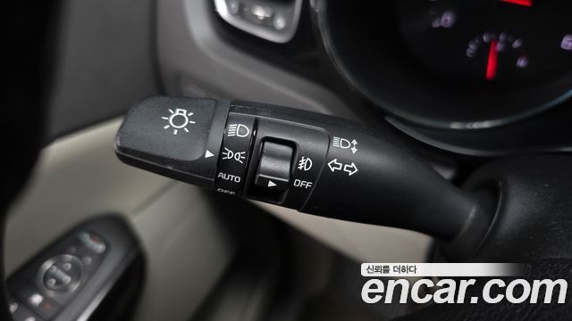 Kia Carnival 7-seater Limousine VIP 2016 — фото 19