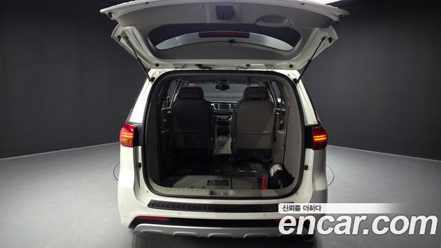 Kia Carnival 7-seater Limousine VIP 2016 — фото 20