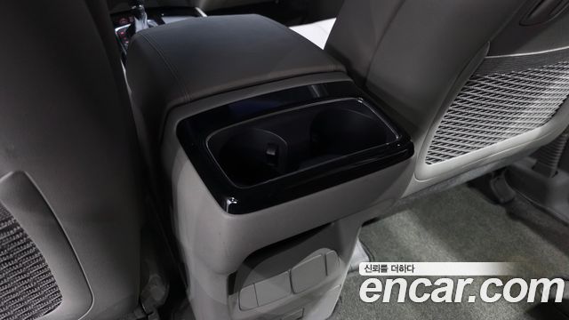 Kia Carnival 7-seater Limousine VIP 2016 — фото 31