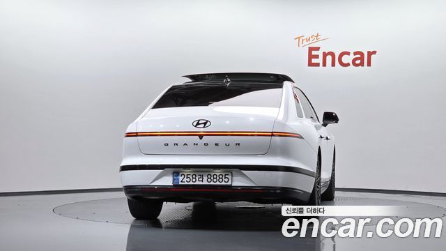 Hyundai Grandeur Hybrid (GN7) Calligraphy 2023 — фото 4