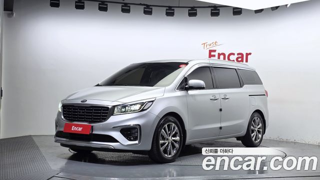 Kia Carnival Gasoline 7-Seater Limousine President