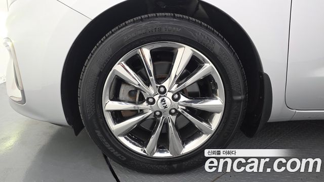 Kia Carnival Gasoline 7-Seater Limousine President 2020 — фото 5