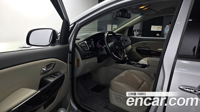 Kia Carnival Gasoline 7-Seater Limousine President 2020 — фото 10