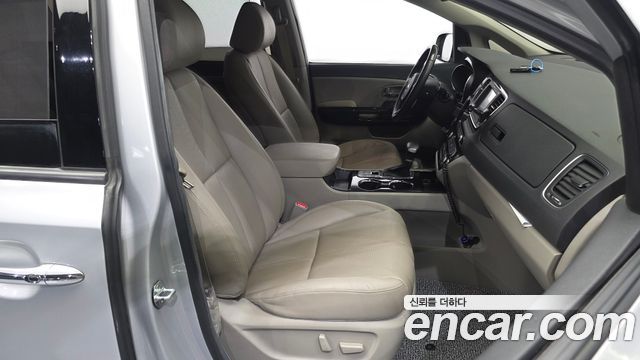 Kia Carnival Gasoline 7-Seater Limousine President 2020 — фото 15