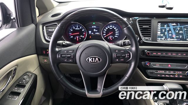 Kia Carnival Gasoline 7-Seater Limousine President 2020 — фото 17