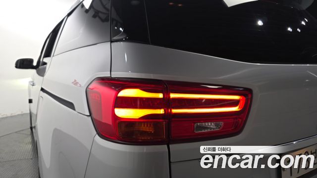 Kia Carnival Gasoline 7-Seater Limousine President 2020 — фото 29
