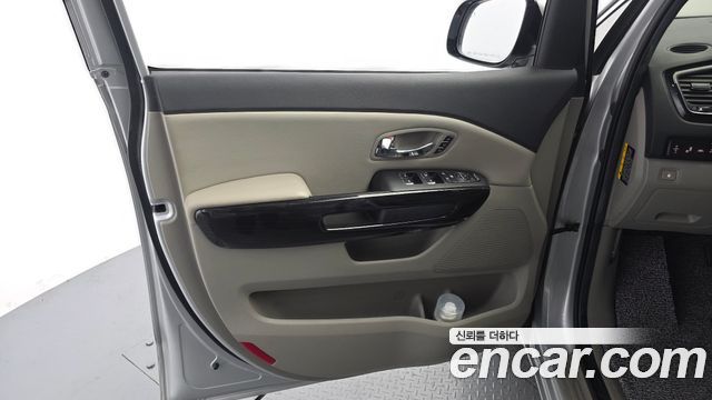 Kia Carnival Gasoline 7-Seater Limousine President 2020 — фото 30