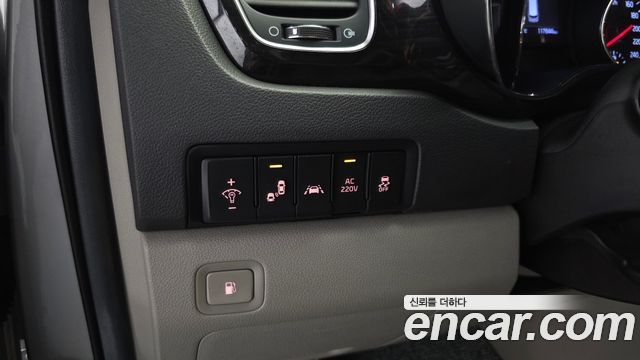 Kia Carnival Gasoline 7-Seater Limousine President 2020 — фото 35