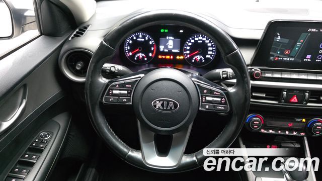 Kia K3 Luxury 2019 — фото 13