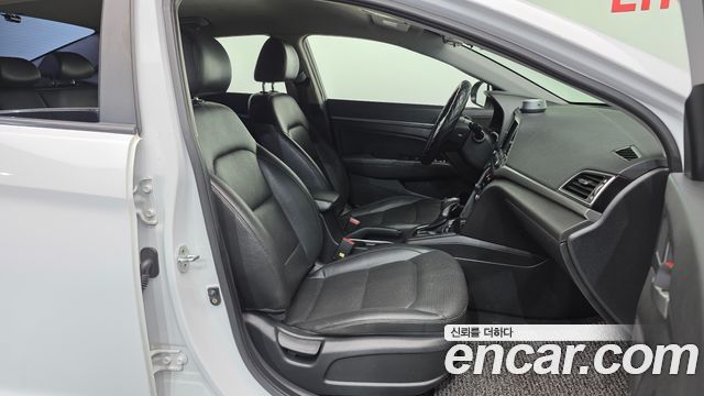 Hyundai Avante (AD) 1.6 GDI Smart 2018 — фото 11