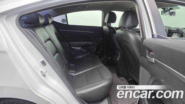 Hyundai Avante (AD) 1.6 GDI Smart 2018 — фото 12