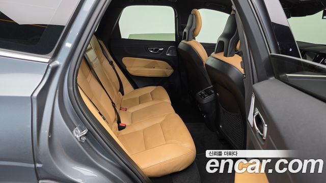 Volvo XC60 (II) D5 Inscription 2018 — фото 12