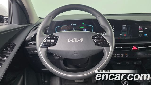 Kia Niro Prestige 2022 — фото 14