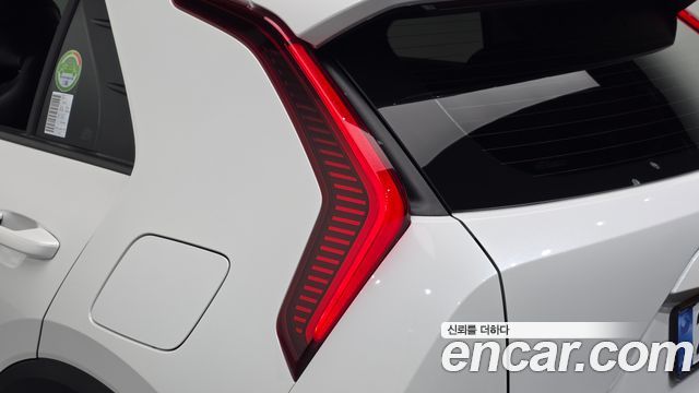 Kia Niro Prestige 2022 — фото 23