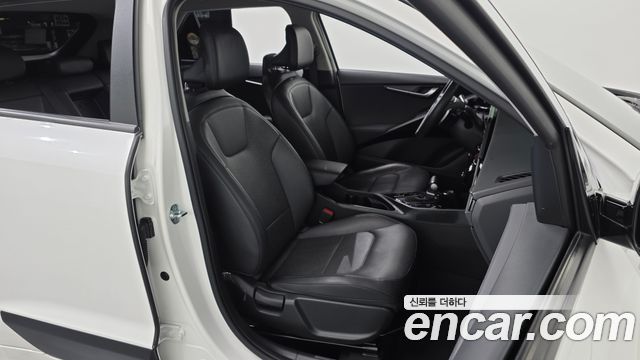 Kia Niro Prestige 2022 — фото 26