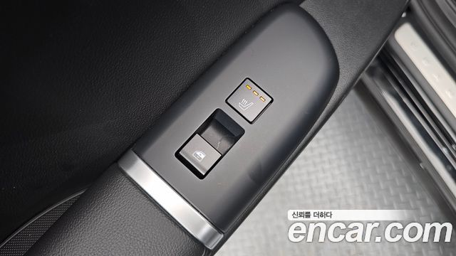 Hyundai Grandeur (GN7) 2,5 Gasoline 2WD Premium 2023 — фото 19