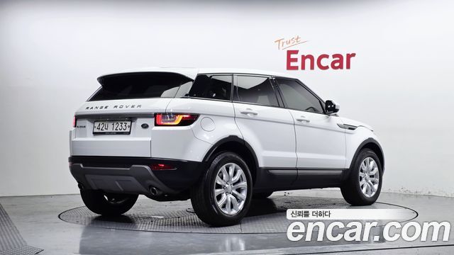 Land Rover Range Rover Evoque 2.0 TD4 SE 2018 — фото 2