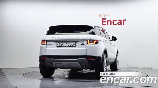 Land Rover Range Rover Evoque 2.0 TD4 SE 2018 — фото 4