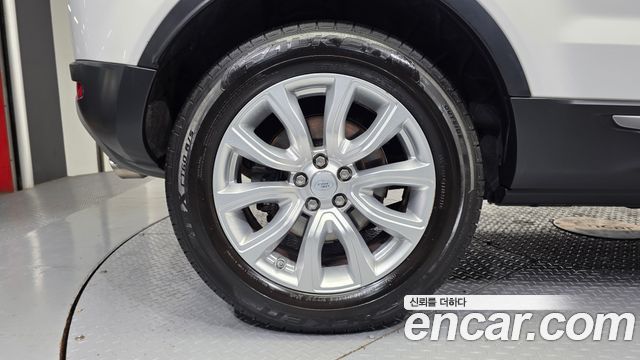 Land Rover Range Rover Evoque 2.0 TD4 SE 2018 — фото 5