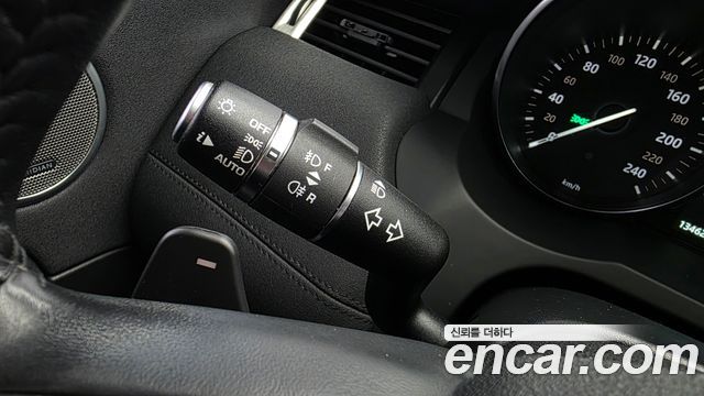 Land Rover Range Rover Evoque 2.0 TD4 SE 2018 — фото 32