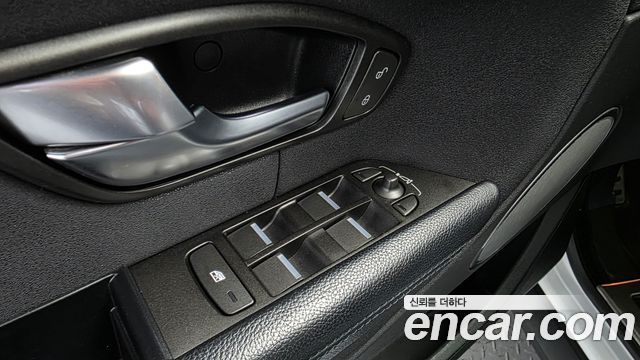 Land Rover Range Rover Evoque 2.0 TD4 SE 2018 — фото 33