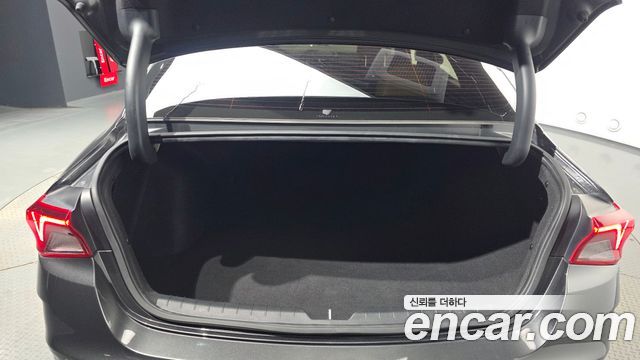 Kia K5 (III) 2.0 Prestige 2023 — фото 20