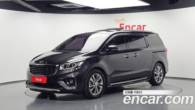Kia Carnival 9-Seater Prstige