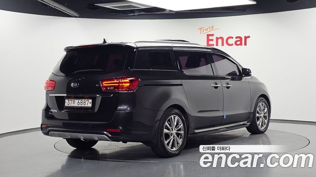 Kia Carnival 9-Seater Prstige 2019 — фото 2