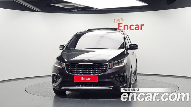 Kia Carnival 9-Seater Prstige 2019 — фото 3
