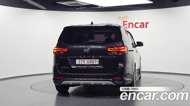 Kia Carnival 9-Seater Prstige 2019 — фото 4