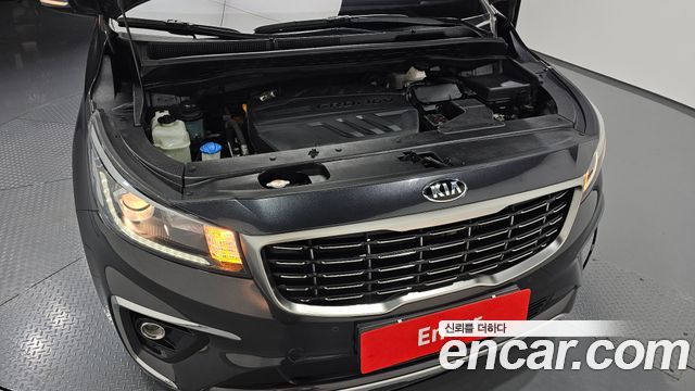 Kia Carnival 9-Seater Prstige 2019 — фото 6