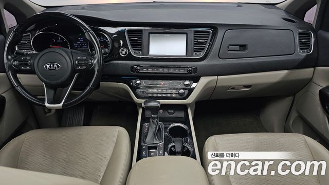 Kia Carnival 9-Seater Prstige 2019 — фото 7