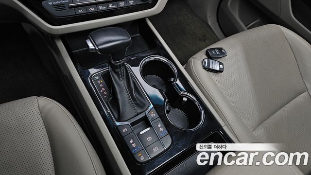 Kia Carnival 9-Seater Prstige 2019 — фото 9