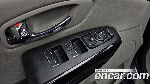 Kia Carnival 9-Seater Prstige 2019 — фото 16