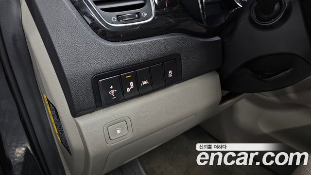 Kia Carnival 9-Seater Prstige 2019 — фото 17