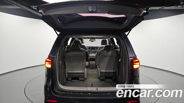 Kia Carnival 9-Seater Prstige 2019 — фото 20