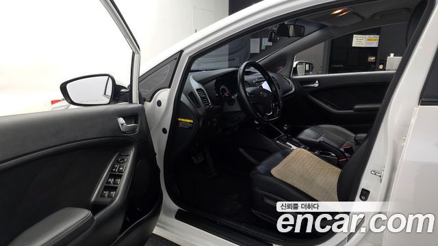 Kia K3 Trendy 2018 — фото 10