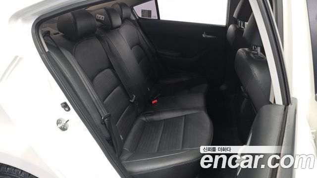 Kia K3 Trendy 2018 — фото 12