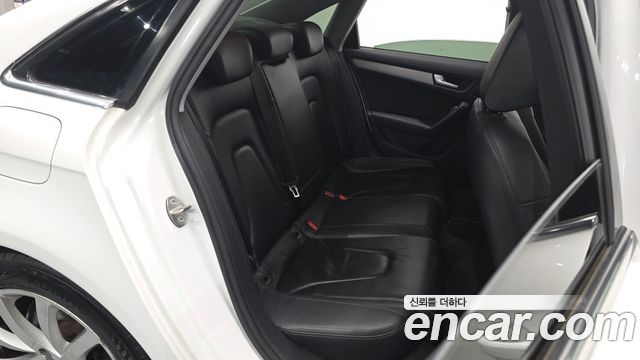 Audi A4 30 TDI Dynamic B8 2015 — фото 12