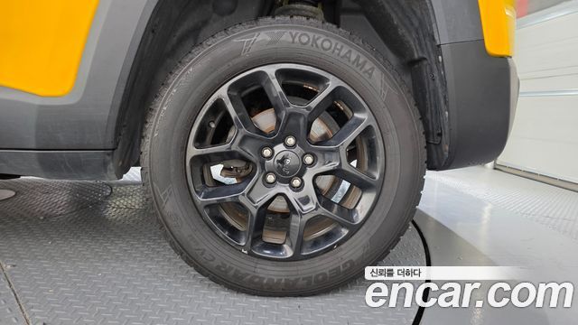 Jeep Renegade 2.4 Limited AWD 2018 — фото 5