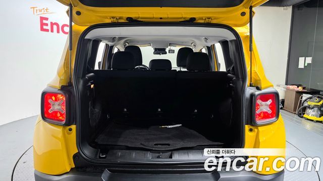 Jeep Renegade 2.4 Limited AWD 2018 — фото 20