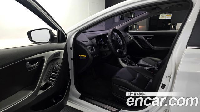Hyundai Avante 1.6 GDi Style 2016 — фото 10